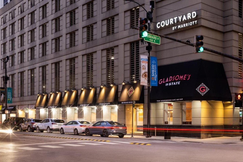 Courtyard by Marriott Chicago Downtown/River North